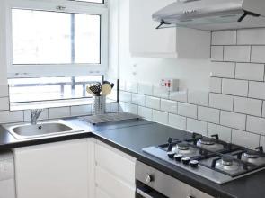 Shadwell 1 Bedroom Flat With Balcony