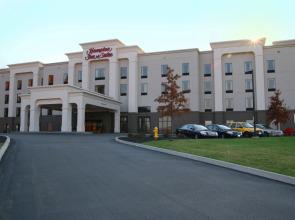 Hampton Inn & Suites Jamestown