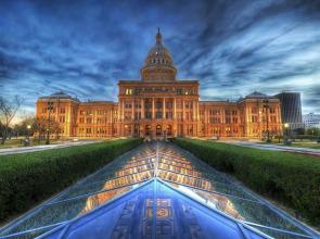 Holiday Inn Express & Suites Austin Downtown - University by IHG