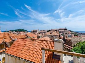 Villa Monte Santo by DuHomes