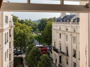 Penthouse 3-bed 3-bath on Marble Arch