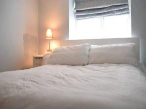 2 Bedroom Islington Apartment With Terrace Sleeps 4