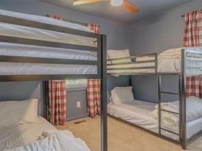 Modern Luxury Cottage with Pool