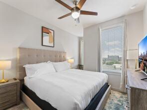 Prime Soco Bright 2BR King Suite w Pool Parking