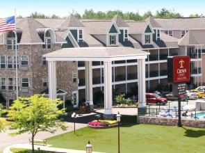 Crown Choice Inn & Suites Lakeview & Waterpark