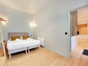 Haven of Peace Near the Palais de Garnier