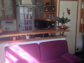 Cosy Rare 2 Bedroom Apartment Around a Private Garden