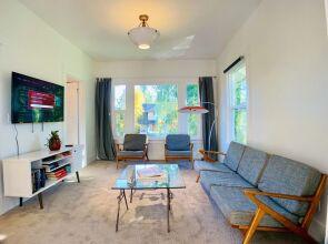 Central Queen Anne Lookout