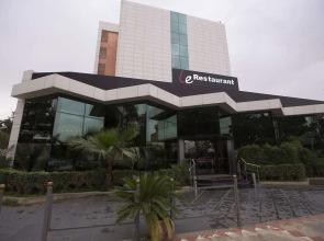 Jardy Hôtel & Suites