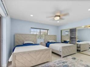 Las Olas & Beachside getaway with pool