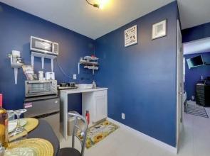 Pet-friendly Fort Lauderdale Home: 8 Mi to Beach!