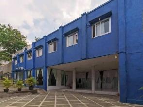 RedDoorz Syariah near Ragunan Zoo 3