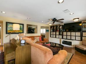 Seashore Bungalow in Carlsbad by RedAwning