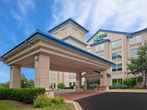 Holiday Inn Express Hotel & Suites Chicago-Midway Airport by IHG