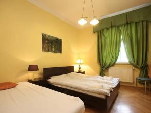 24W Apartments Rynek