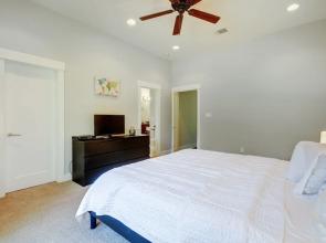 Bright and Modern Rental in Austin by RedAwning