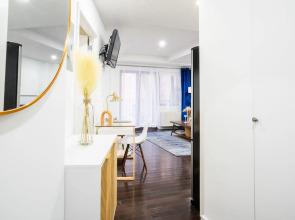 809-3b Studio With a Balcony by Columbus Circle