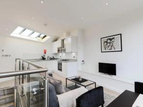 Trafalgar Square Apartments