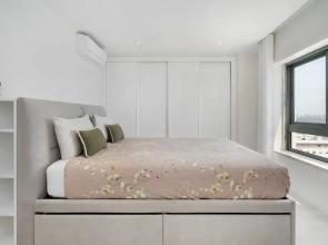 Family Condo: Urban Retreat W/Parking, Ac, Elevator In Great Location