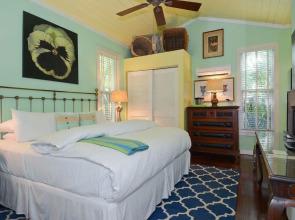 Pineapple Point Guest House