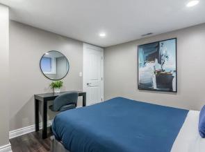 Perfect Lincoln Park Retreat Walk to DePaul by AllSet Turnover