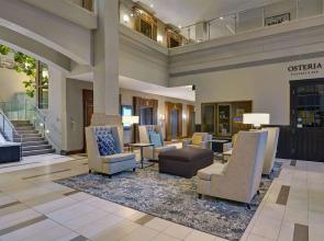 Embassy Suites by Hilton Chicago Downtown River North