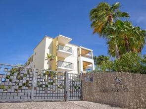 AT07 Superb 3-bedroom ground floor Apartment with Communal Pool in the heart of Alvor