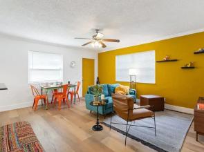 The Yellow Submarine Sailboat Bend