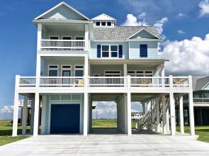 EZ Come EZ Geaux Home 4 Bedrooms 3.5 Bathrooms Home