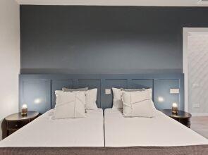 Designer 4 Bed Apt W Balcony Near Plaça Catalunya