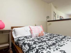 Lincoln Center Flats - a Dinosaurhaus Apartment