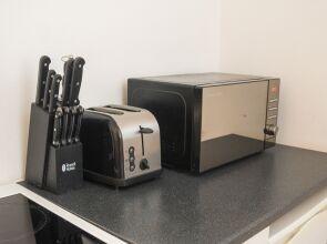 Spacious Studio Apartment Soho Square