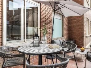 Real - 3 Bedroom and Terrace in Almagro