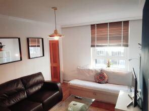 Thistle City London Apartment
