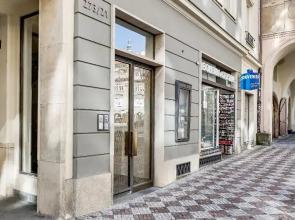 Louren - The Bridge Inn