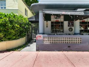 Deluxe Beach Apartment