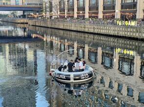 Stunning View 2 Bed Apartment - Canary Wharf City