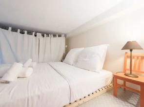 Characterful Bastille Hideaway