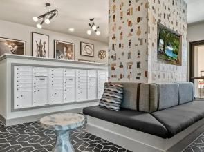 Boho Soco 1BR Queen Suite w Gympickleballlaundry