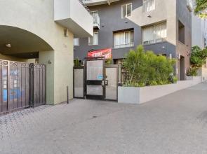 Little Italy Inn - Limited Service Apart Hotel