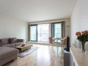 House Of MoLi - South Quay Apartments