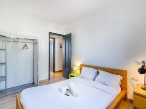 Prado - Velodrome : 2-bedroom Flat With Carpark