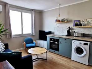 Toulon centre ancien proche gare et départ Corse- 5 pers - FREEWIFI