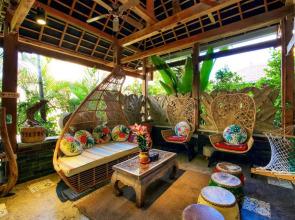 Hidden Garden Inn (Airport Transfer)