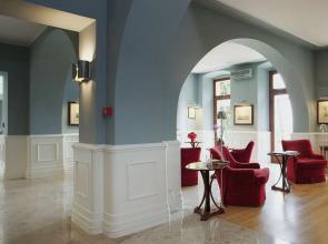 Hotel Riviera & Maximilians