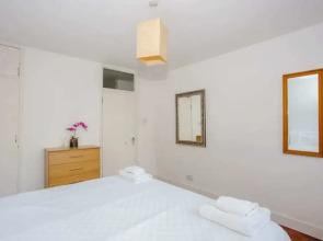Modern 1 Bedroom Apartment in Trendy Old Street
