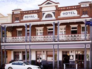 Royal Hotel West Wyalong