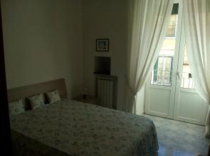 Ischia Ponte Romantic Apartment in the Historical Center and Near the sea