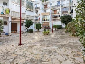 Quaint Apartment in Salou near Sea Beach