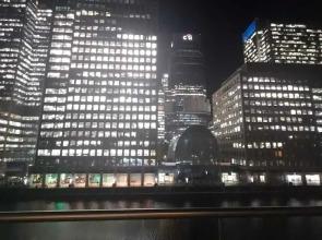 Ravishing Riverside 2-bed Rental in Canary Wharf